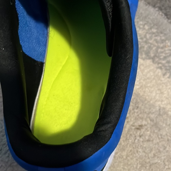 Champion shoes - Picture 2 of 3